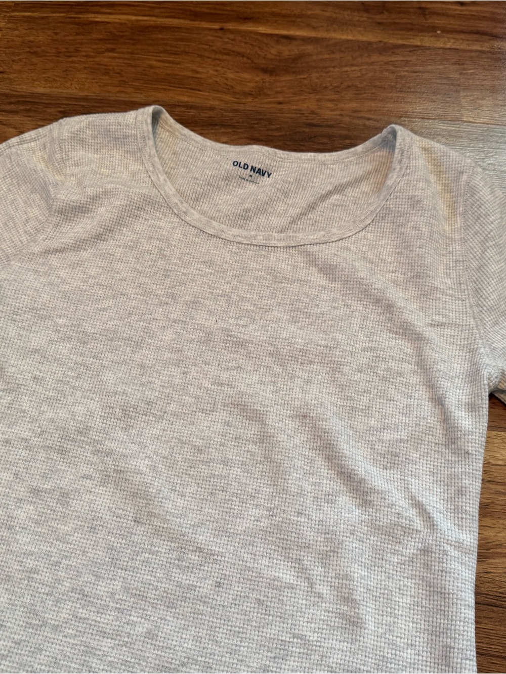 Old Navy Light Gray Long Sleeve Tee